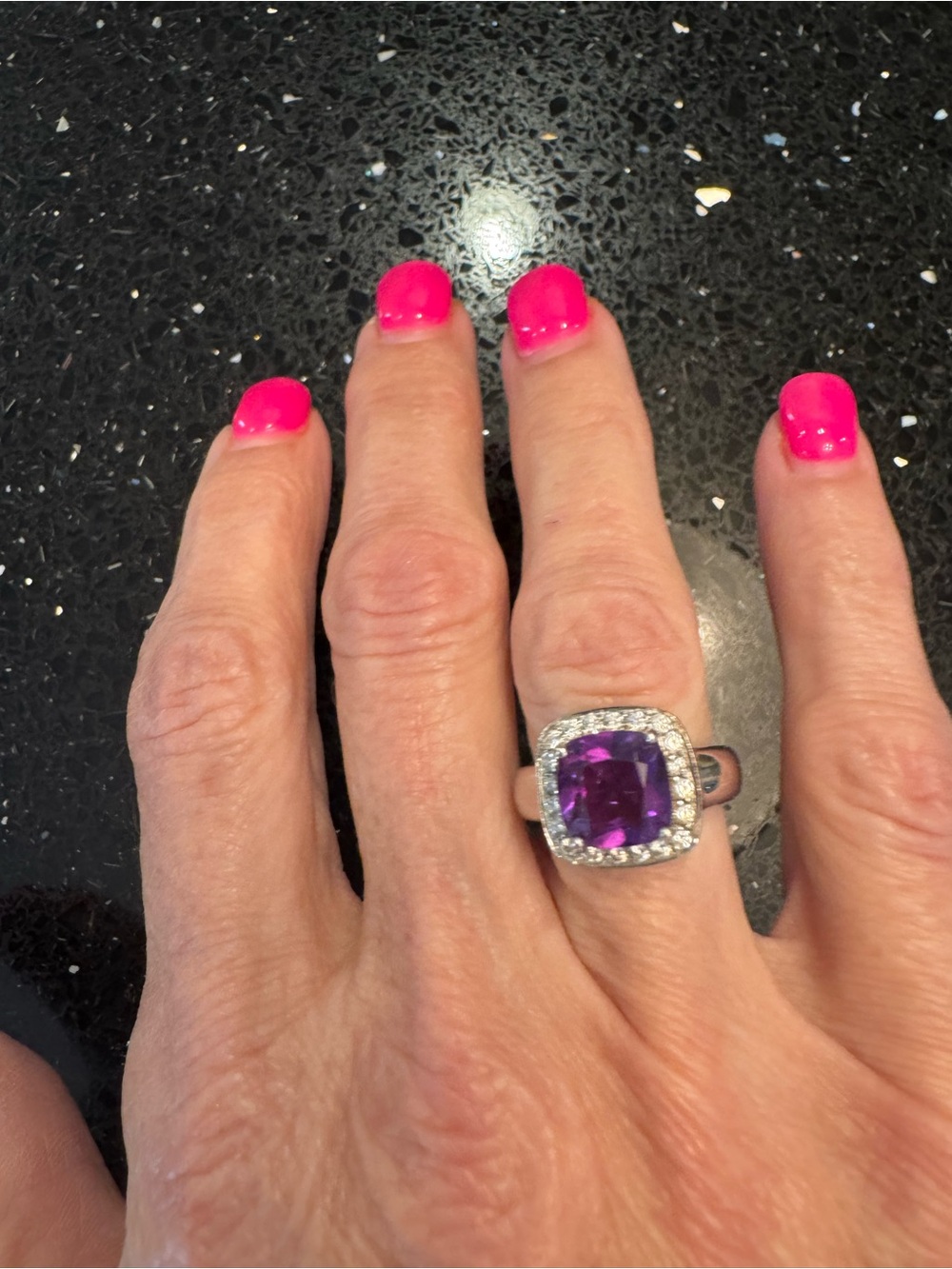 STUNNING Amethyst / Diamond Ring w/14k gold
( original receipt included )